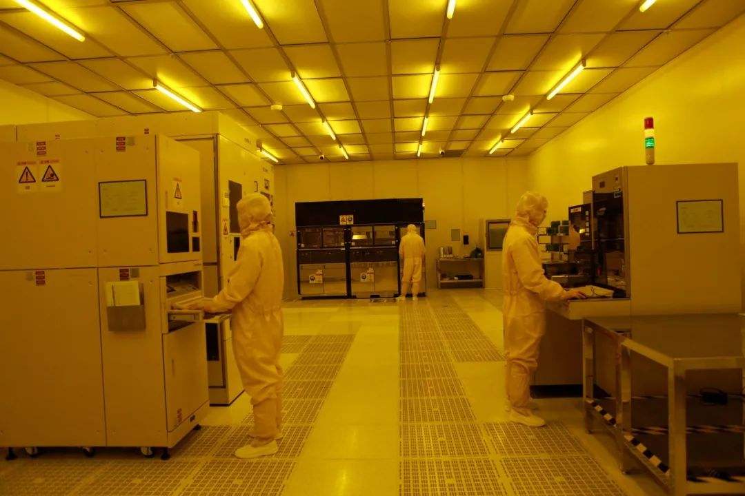 芯片無(wú)塵車間的圖片 芯片無(wú)塵車間的圖片
