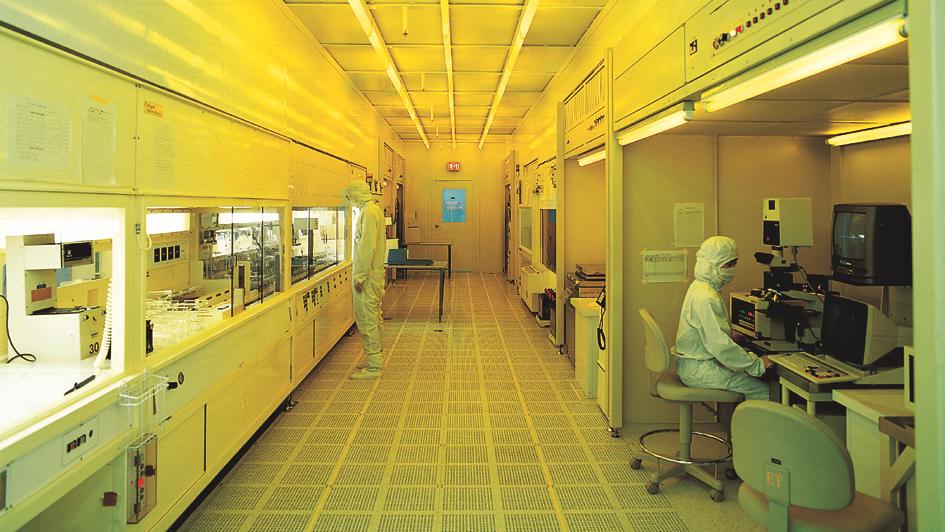 千級(jí)電子潔凈車間的圖片 千級(jí)電子潔凈車間的圖片