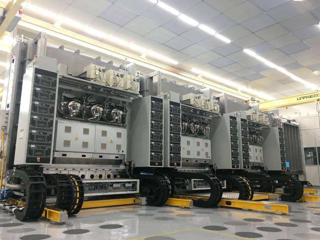 電子潔凈車間的圖片 電子潔凈車間的圖片